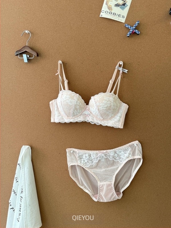 Najlon grudnjak set s košaricama 1/2 (tanki gornji dio, debeli donji dio); klasičan-seksi stil, fiksne naramenice, stražnje kopčanje s tri reda kopči, prozračan, skupljanje i potpora