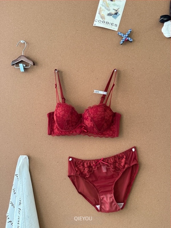 Najlon grudnjak set s košaricama 1/2 (tanki gornji dio, debeli donji dio); klasičan-seksi stil, fiksne naramenice, stražnje kopčanje s tri reda kopči, prozračan, skupljanje i potpora