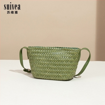 Ženska bucket torba ručno tkana — Materijal: B2536#, Podstava: poliester, Otvaranje: zatvarač, Unutarnje pregrade: pretinac sa zatvaračem, pretinac za telefon, pretinac za dokumente