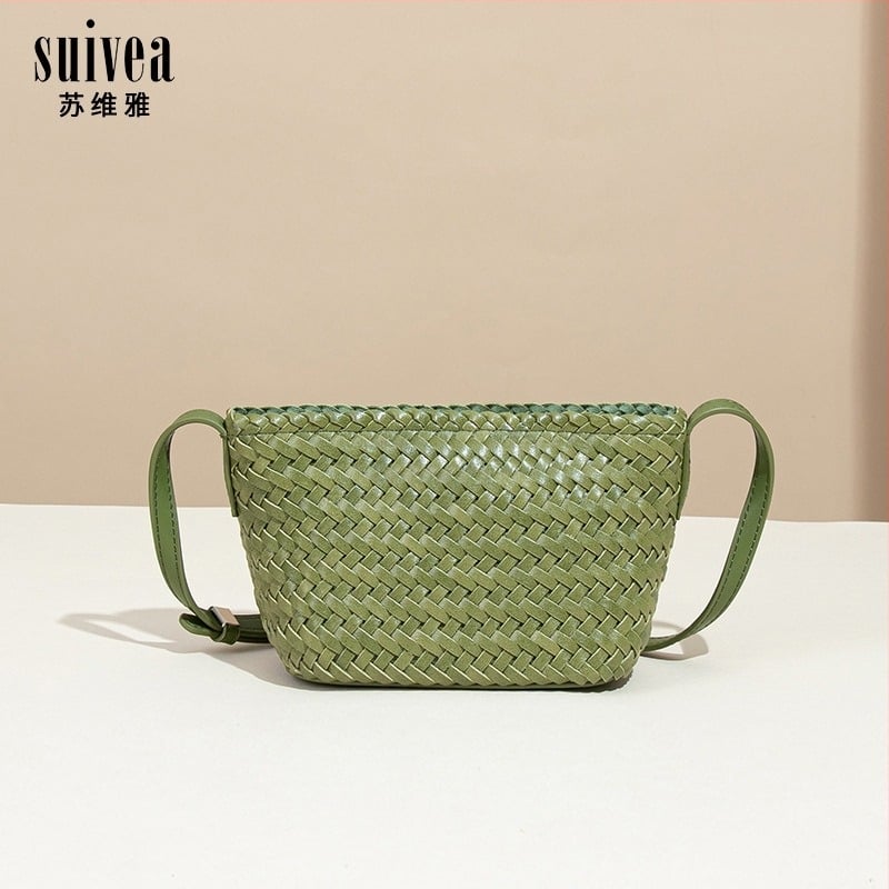 Ženska bucket torba ručno tkana — Materijal: B2536#, Podstava: poliester, Otvaranje: zatvarač, Unutarnje pregrade: pretinac sa zatvaračem, pretinac za telefon, pretinac za dokumente