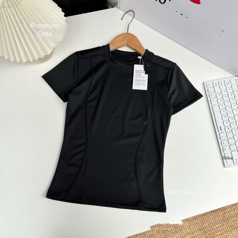 Majica kratkih rukava, okrugli izrez, uski kroj, jednobojni uzorak; poliester-spandeks mješavina