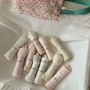 Ženske gaćice srednjeg pojasa, prozračna pamučna smjesa, paket od 10 komada, uzorci: jednobojne, pruge/karo, slova/brojevi