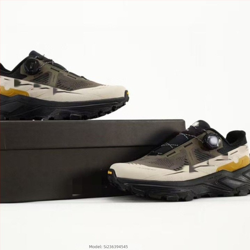 Planinarske tenisice – (prozračni mrežasti unutarnji dio, EVA gornji dio, PU srednji đon, protuklizni gumeni vanjski đon, prednje vezivanje)