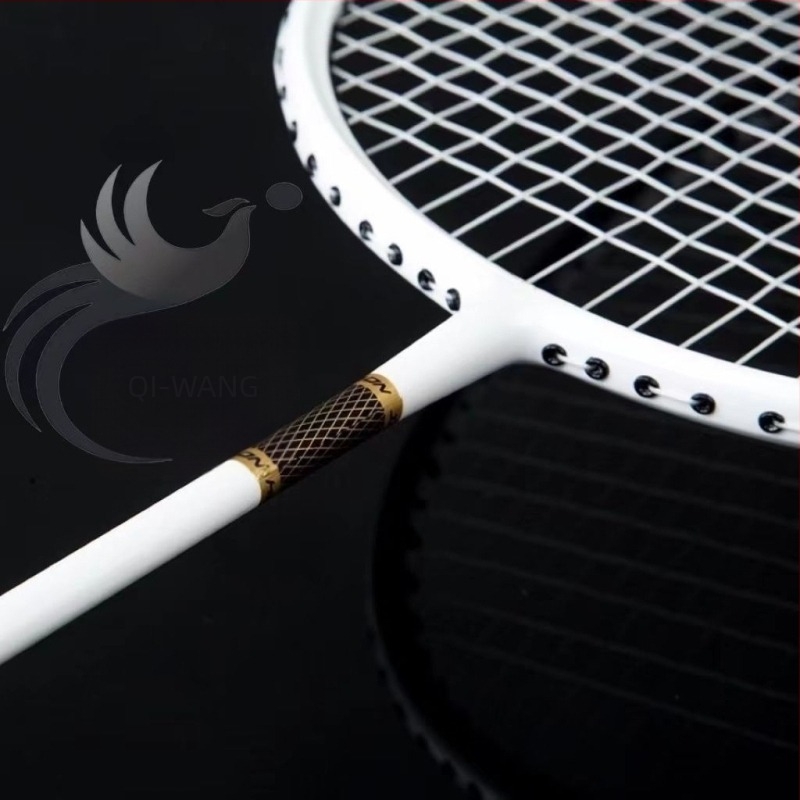 Raketa za badminton s karbonskim vlaknima, ultralagana, ofenzivni stil, pogodna za muškarce i žene, pojedinačno i parovi