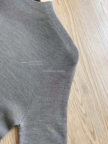 Merino vuneni pulover s polu-visokim ovratnikom, uski kroj, dugi rukavi, jednobojan, 95%+ vuna
