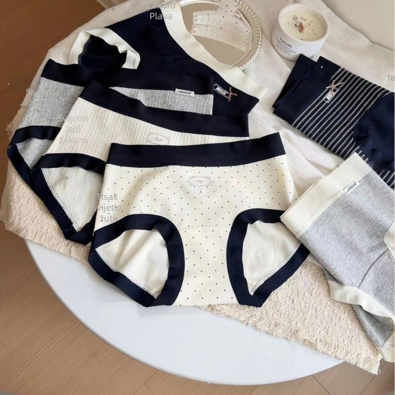 Ženske gaćice sa srednjim strukom od modalnog materijala, jacquard tkanina, podstava od svile dud