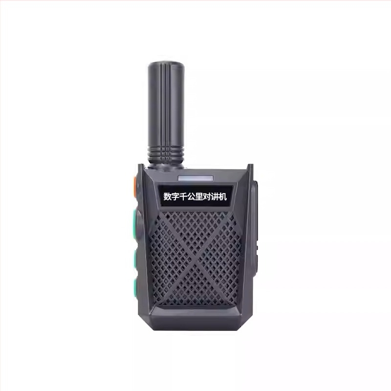 Digitalni ručni radio s dometom 5-10 km, Li-ion baterija 2000 mAh, 5G povezanost, otporan na prašinu.