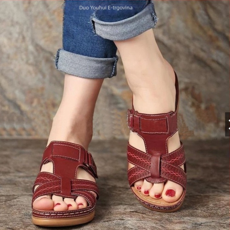 Ženske platforme sandale s prorezanim dizajnom i prugastim uzorkom, slip-on, PU gornji dio, gumeni potplat, okrugli vrh