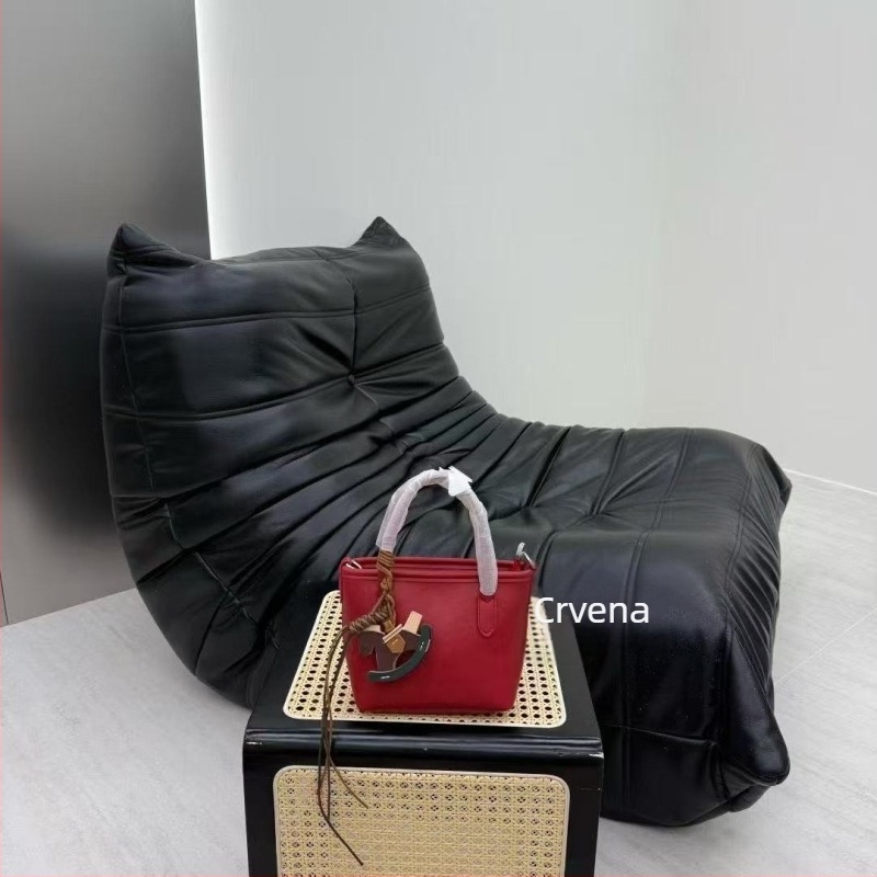 PU ženska crossbody torba, horizontalnog kvadratnog oblika, zatvaranje na zip, skriveni unutarnji džep sa zipom, poliesterska podstava