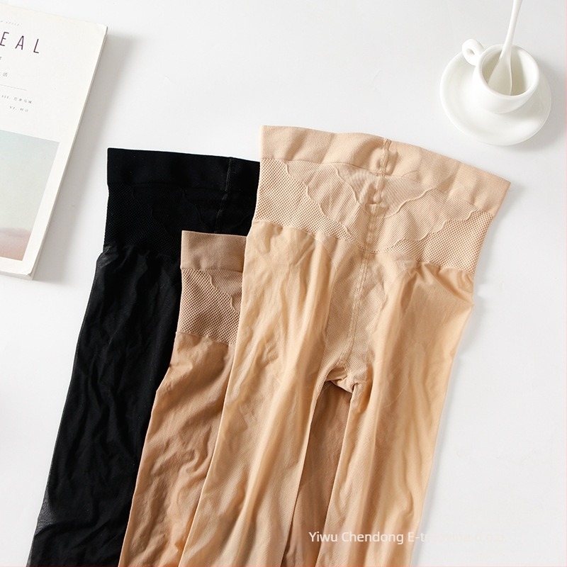 Najlon čarape iznad koljena s podizanjem bokova i oblikovanjem, jednobojne, tanke, sadržaj najlona 70–80%