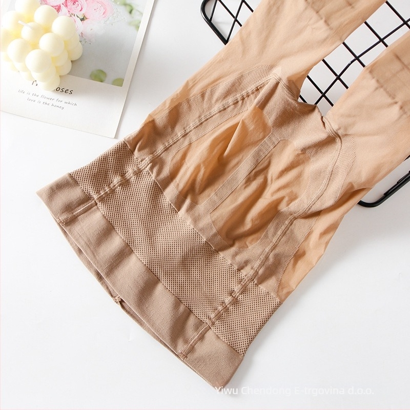 Najlon čarape iznad koljena s podizanjem bokova i oblikovanjem, jednobojne, tanke, sadržaj najlona 70–80%