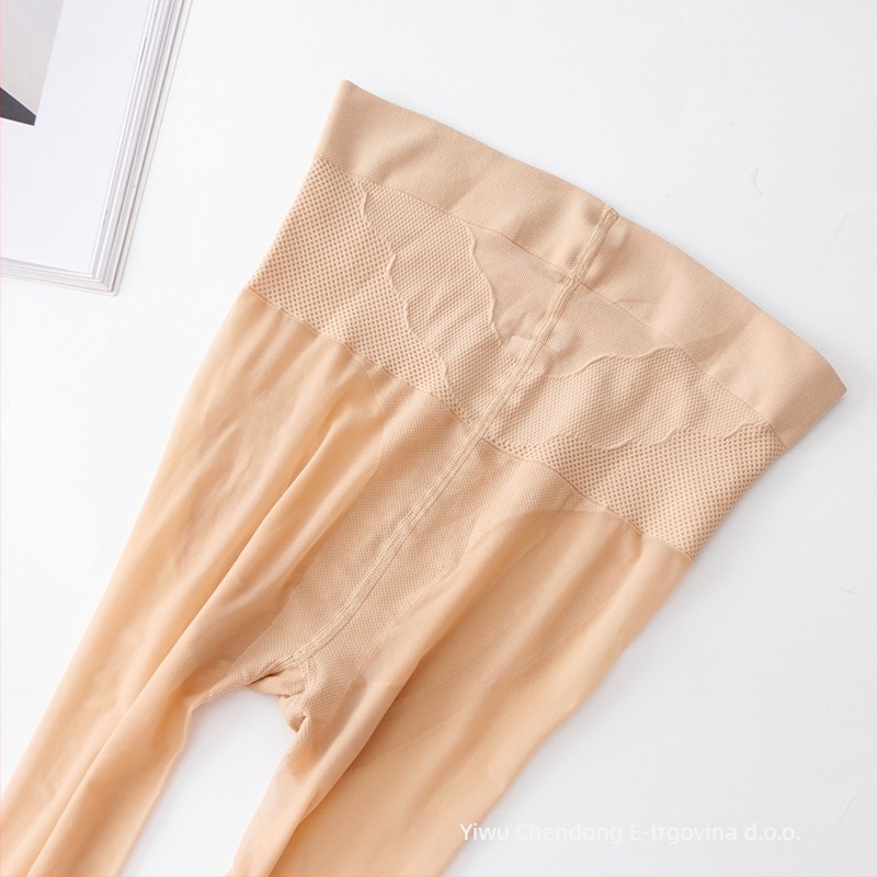 Najlon čarape iznad koljena s podizanjem bokova i oblikovanjem, jednobojne, tanke, sadržaj najlona 70–80%