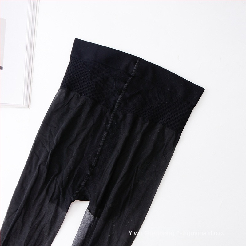 Najlon čarape iznad koljena s podizanjem bokova i oblikovanjem, jednobojne, tanke, sadržaj najlona 70–80%