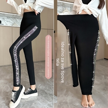 Geometrijske legice, visoki struk, kratka duljina, uski kroj, mješavina modalnog pamuka s viskozom i poliestrom