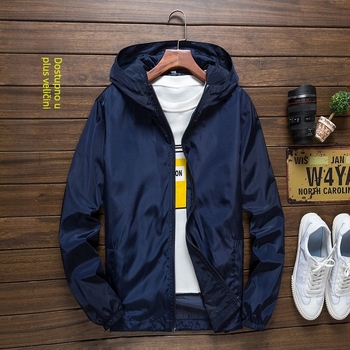 Tinejdžerska ljetna windbreaker jakna s kapuljom, tanak materijal, poliesterska smjesa kemijskih vlakana, bočni džepovi, casual stil
