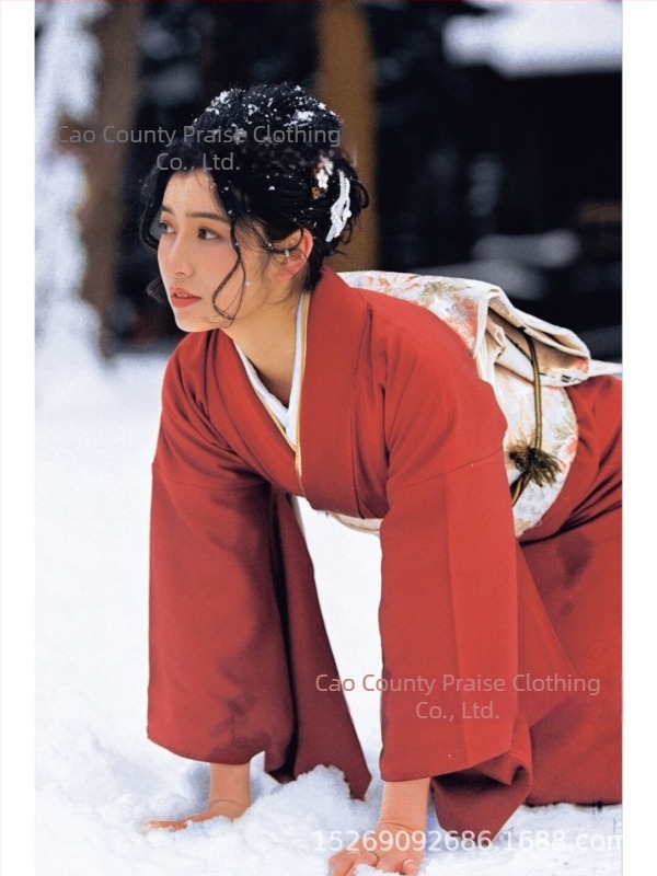 Žensko formalno kimono – tradicionalni japanski stil, jednobojno, poliester tkanina, 95% akrilnih vlakana