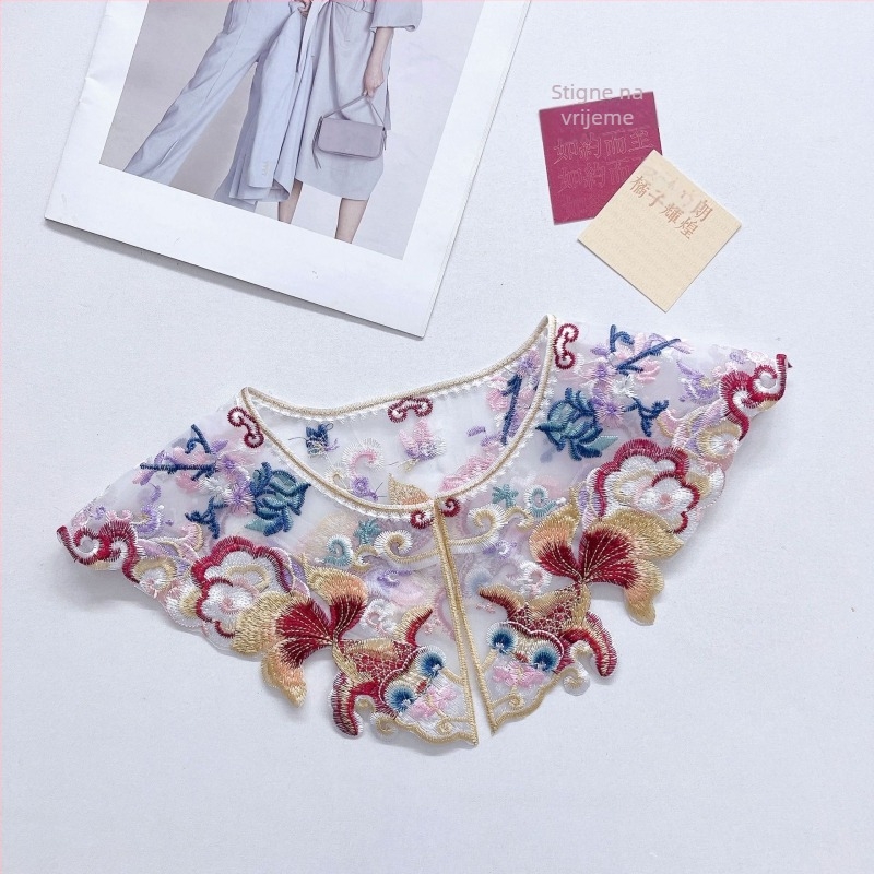 Hanfu set za maturu: haljina s oblačnim ramenima, šal i Mamian suknja, teški vez, koi uzorak s oblacima i cvijećem, poliester tkanina s organza podstavom, ogrlica od perli, stil: novi kineski/antički.