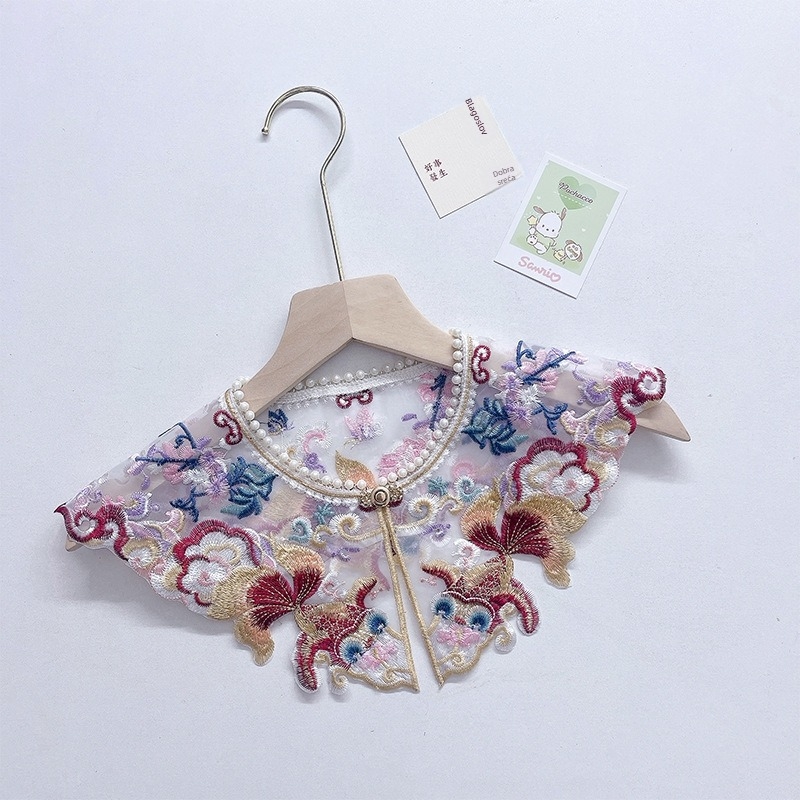Hanfu set za maturu: haljina s oblačnim ramenima, šal i Mamian suknja, teški vez, koi uzorak s oblacima i cvijećem, poliester tkanina s organza podstavom, ogrlica od perli, stil: novi kineski/antički.