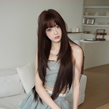 Duga ravna perika od vlakna otpornih na toplinu, udobna i prozračna, pramenovi na čelu (bangs) ravni ili nagnuti, model C-0472, Queen of Seventh Street, zvjezdani modni stil