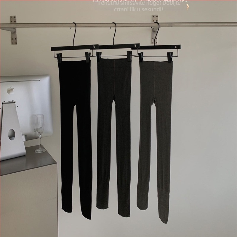 Ženske pamučne tajice, visoka elastičnost, srednja debljina, duljina 9/10, efekt mršavljenja i podizanja stražnjice, 80–90% pamuka, elastan manje od 30%