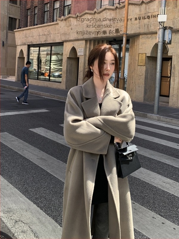 Ženski vuneni kaput – dvostrani, 95% vuna, dugačak kroj, ovratnik tipa saka, bez glačanja