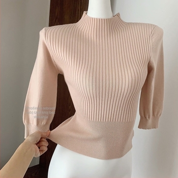 Pleteni pulover od akrilne vlakne, uski kroj, polu-visoki ovratnik, dugi rukavi