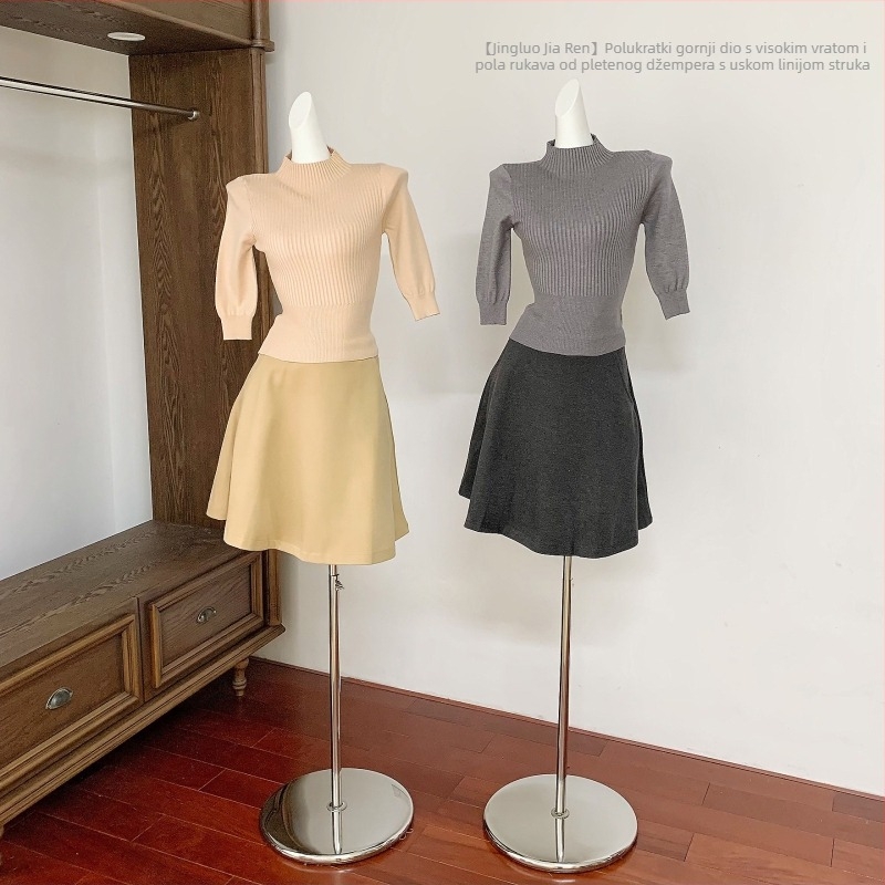 Pleteni pulover od akrilne vlakne, uski kroj, polu-visoki ovratnik, dugi rukavi