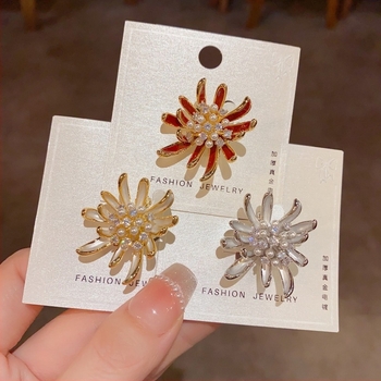 Broš • Bakreni materijal • Ženski lagani luksuzni stil • Oblik cvijeta • Pravo pozlaćivanje • Višenamjenski dodatak