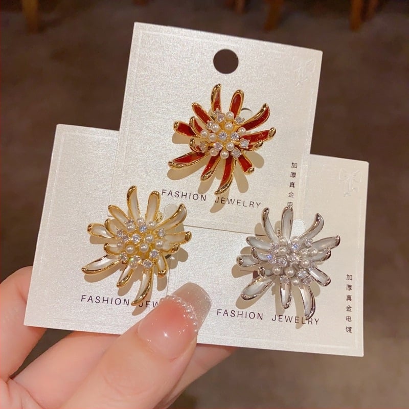 Broš • Bakreni materijal • Ženski lagani luksuzni stil • Oblik cvijeta • Pravo pozlaćivanje • Višenamjenski dodatak