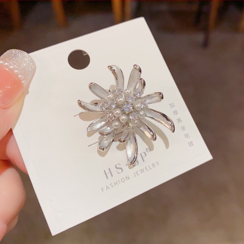 Broš • Bakreni materijal • Ženski lagani luksuzni stil • Oblik cvijeta • Pravo pozlaćivanje • Višenamjenski dodatak