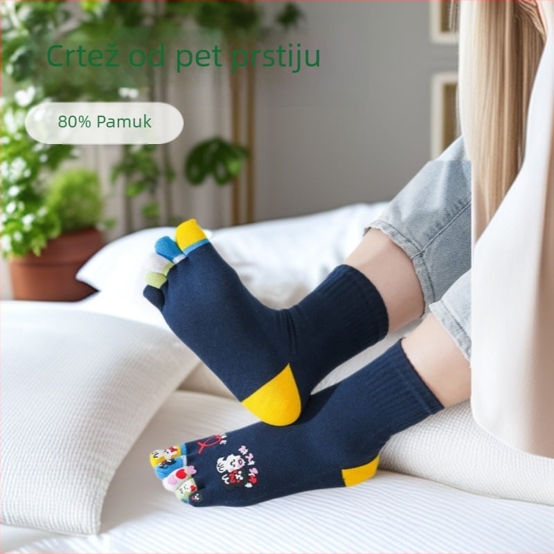 Ženske čarape s pet prstiju, do srednjeg lista, pamuk 80–90%, uzorak crtani, s deodoransom i antifungalnim djelovanjem protiv gljivica stopala, prozračne i upijaju znoj