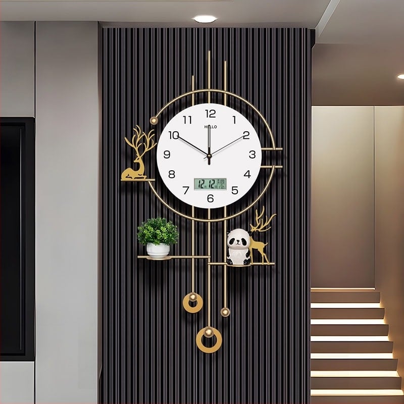 Zidni sat, moderan pravokutni željezni kućište, baterijsko napajanje, Seiko mehanizam sa sweep sekundama, analogni prikaz, dnevni boravak