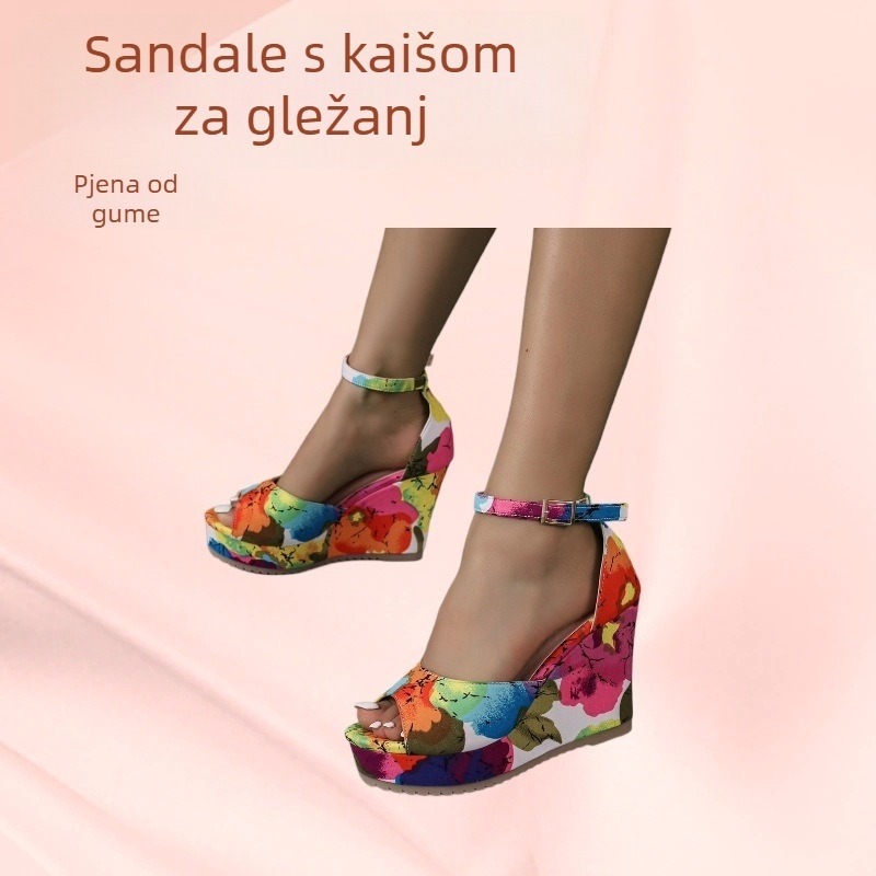 Sandale s jednim remenom, prst u obliku ribljeg otvora, gornji dio od PU-a, kopča, klinasti pet iznad 8 cm