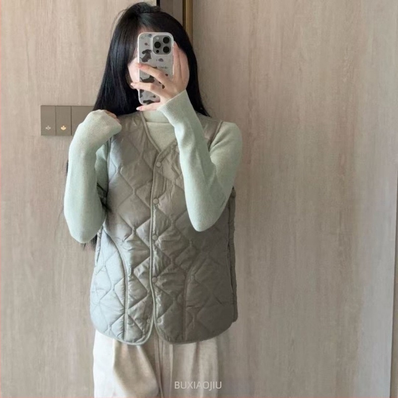 Termička vesta unisex s V izrezom, jednostruki sloj, poliestersko vlakno 80–90%, 201–250 g/m2; može se nositi kao vanjski sloj ili osnovni sloj; čuva toplinu