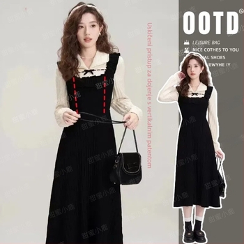 Haljina za dojenje s otvorom za dojenje, silueta sirene, rukavi s laticama, midi duljina, pletena tkanina