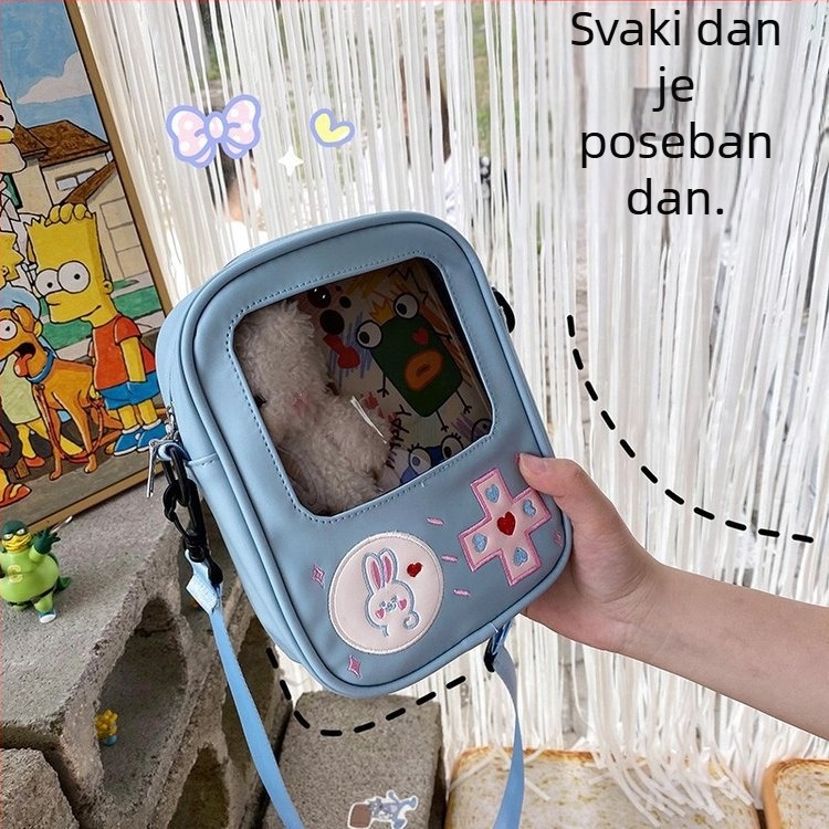 PU torba za rameno s kvadratnim dizajnom, unutarnji džepovi: džep sa zipom, džep za mobitel, džep za osobnu iskaznicu i dodatni džep sa zipom; podstava od pamuka.