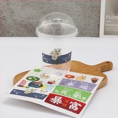 Bobo Cup PET plastična čaša s poklopcem, vilicom i žlicom, paket naljepnica, mogućnost tiska loga