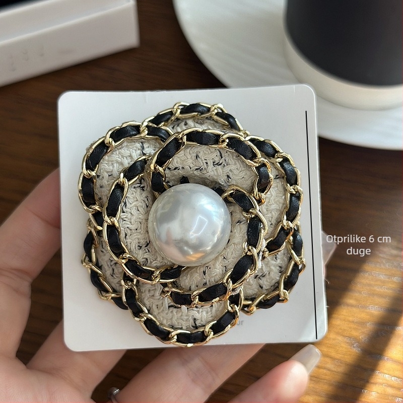 Korejski stil vintage broš s camellijom od platna s metalnom lancem, perla, micropavé 3D cvijet, za žene, Yiwu, Zima 2024