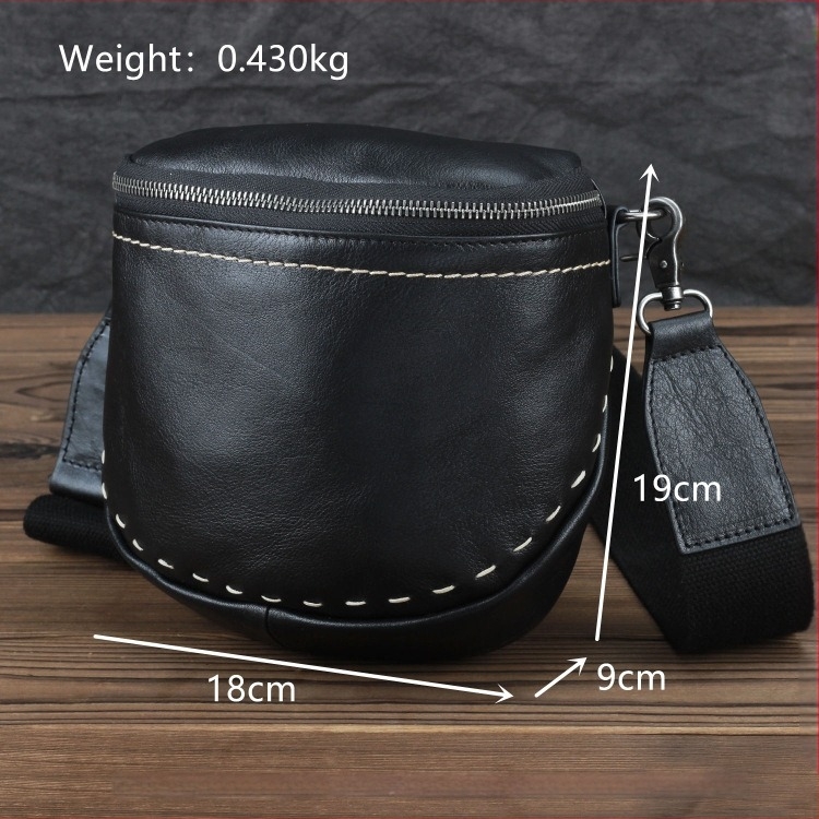 Torba tipa sedlo od prave kože, zatvaranje na zip, unutarnja džep na zip, jednofarbna, za svakodnevnu upotrebu