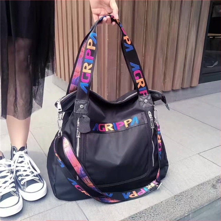Ženska torba za rame od Oxford platna, gradski minimalistički stil, tote stil, zatvarač