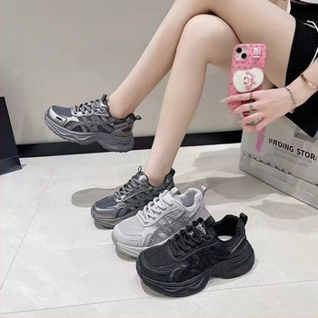 Ženske patike tip dad shoes - gornji dio od super vlakna, EVA potplat s injekcijskim oblikovanjem, peta 3–5 cm, vezanje na šnuru