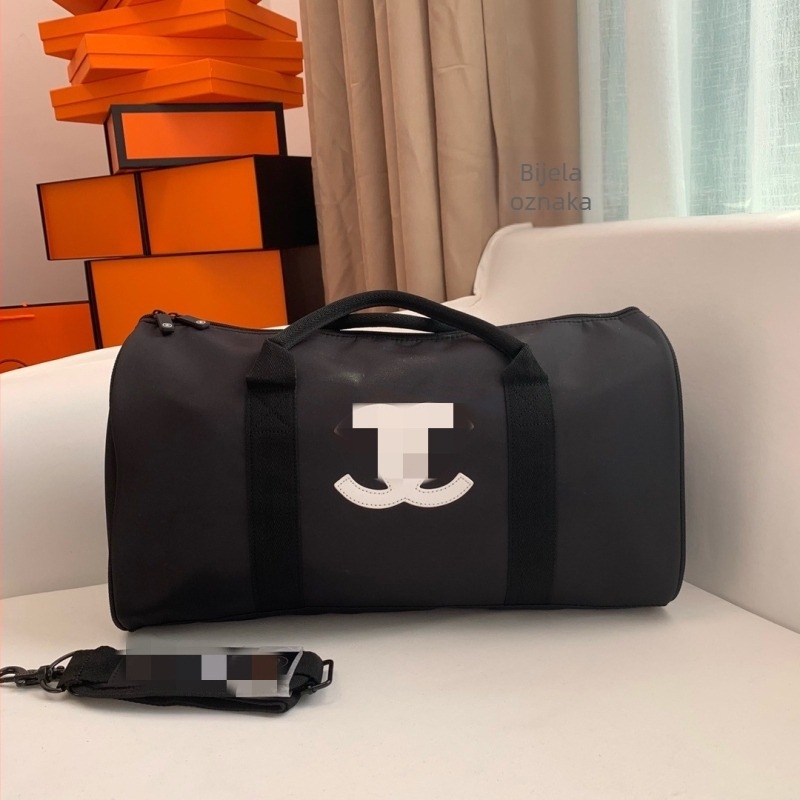 Torba za fitness i putovanja sa širokom naramenicom, PU materijal, kapacitet 20–35L, podstava od platna, urban stil jednostavnosti, za rekreacijska putovanja