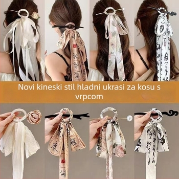 Drevna drvena spona za kosu s platnenom mašnicom – antički stil, jednorodna forma, dodatak za glavu (Materijal: drvo + platno; Stil: antički; Oblik: jednorodna; Kategorija: dodatak za glavu)