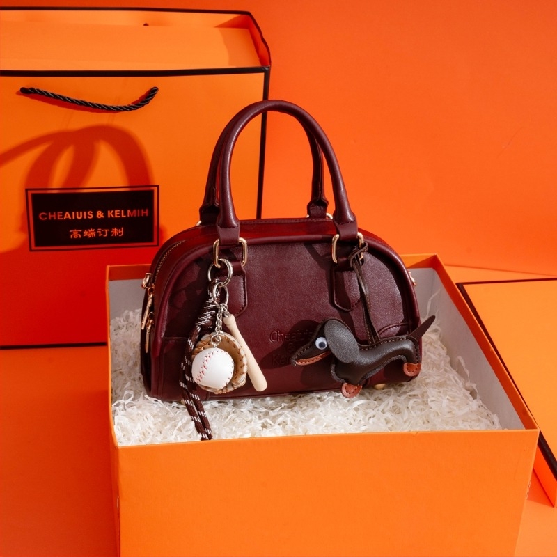 Vjenčana torbica za žene — svilenog cvjetnog materijala, torba preko ramena (crossbody), vertikalni kvadratni oblik, otvaranje poklopca, proljeće 2025