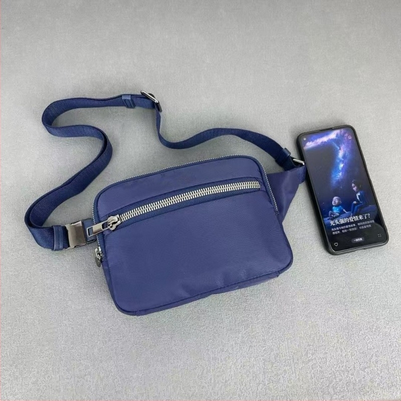 Voyageur Ženska Messenger torba – gradska jednostavnost, najlon, zatvaranje zipom, poliester podstava, unutarnji džepovi: džep na zip, džep za mobitel, džep za dokumente