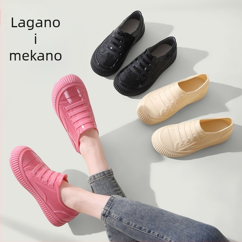 Ženske kišne cipele - PVC gornji dio, Slip-On dizajn, niski šev, plosnata peta, proljeće