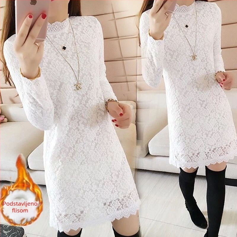 Oversize T-shirt od viskoze s izvezenim detaljima i visokim ovratnikom