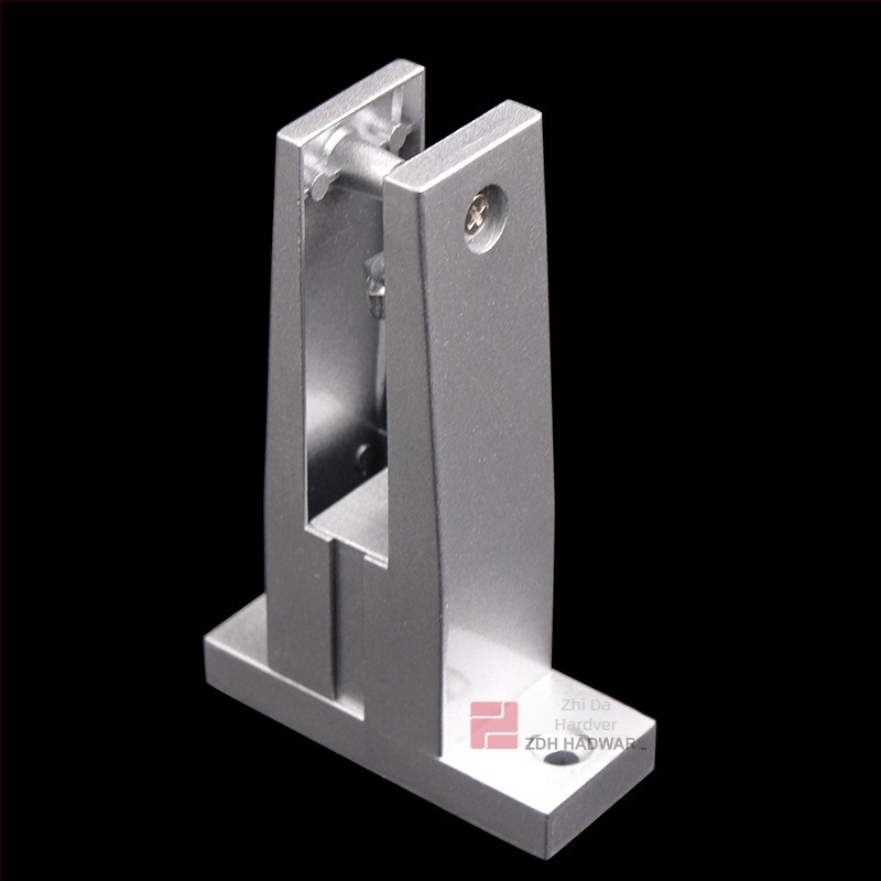 Set hardvera za pregrade javne WC‑a: brava za vrata, šarke, indikator zaključavanja, potporne noge