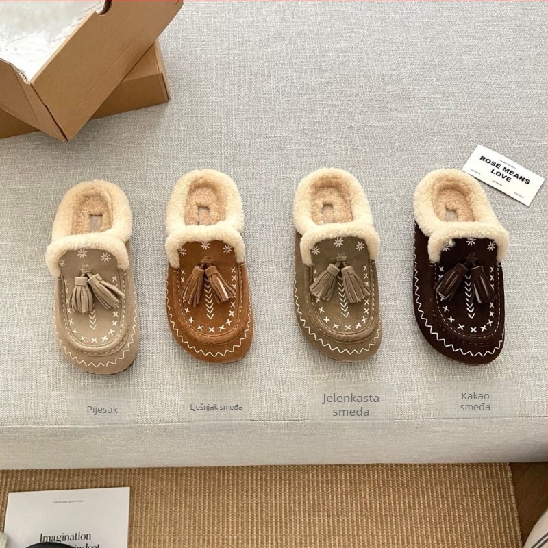 Papučice s teddy krznom, koža krave na gornjem dijelu, vunena unutrašnjost, EVA đon, debljina potplata 0–3 cm, plosni đon, retro resice s vezom