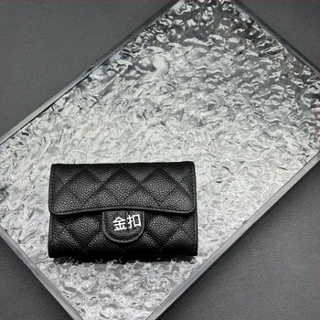 Kožni novčanik za kartice s geometrijskim uzorkom, podstava od platna, 2025 izdanje